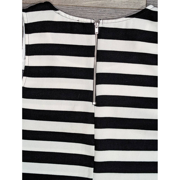 Everly Black and white Striped Blouse Women's size Large - Picture 4 of 5